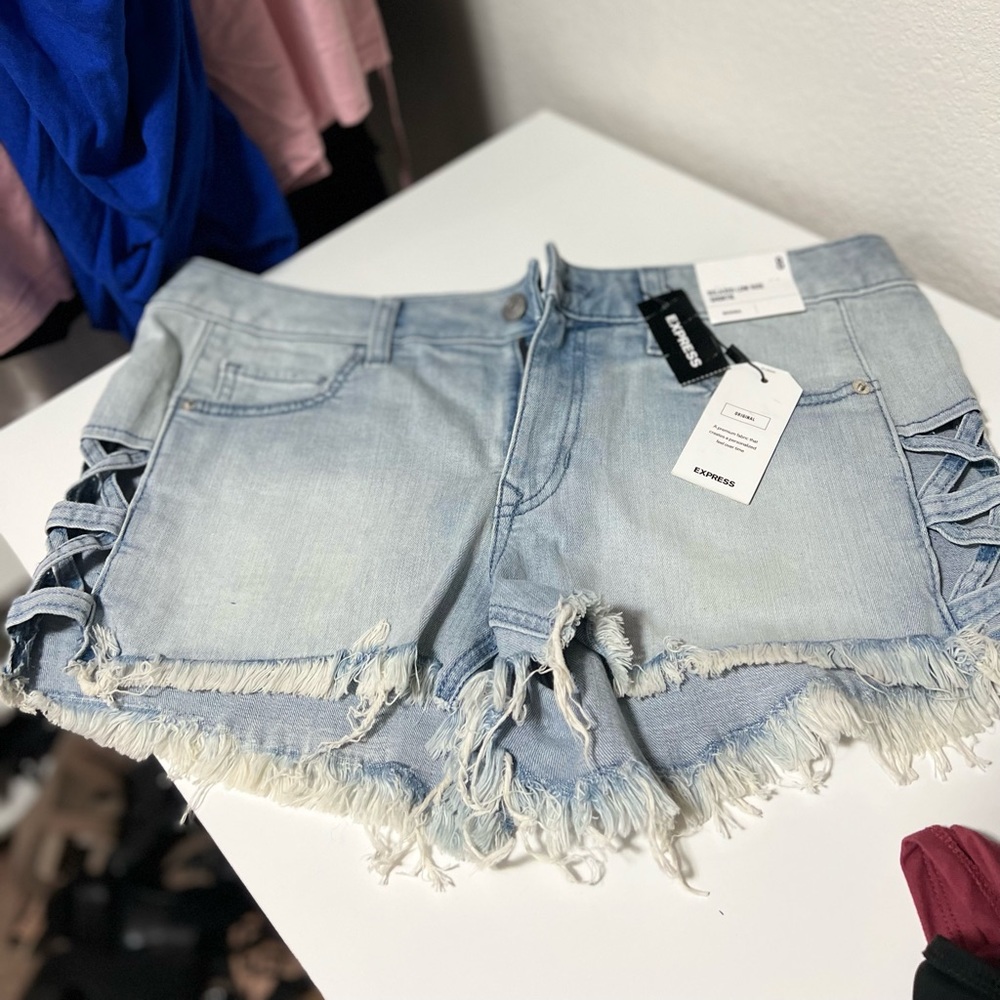 Express Shorts